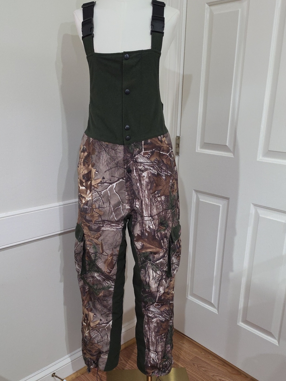 Habit Women's Scent-Factor Insulated Hunting Bibs Camo / Night Forest - Medium